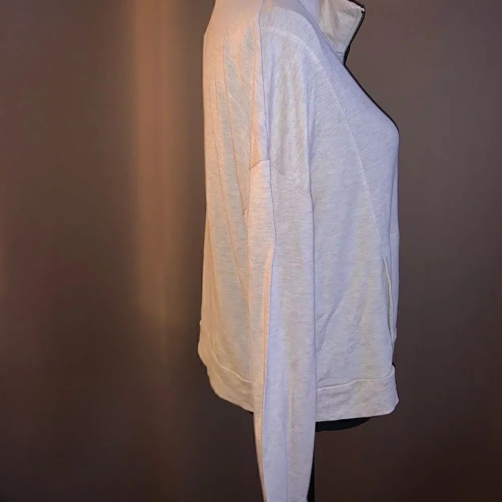 Balance Collection Julia Sweatshirt - Picture 4 of 6